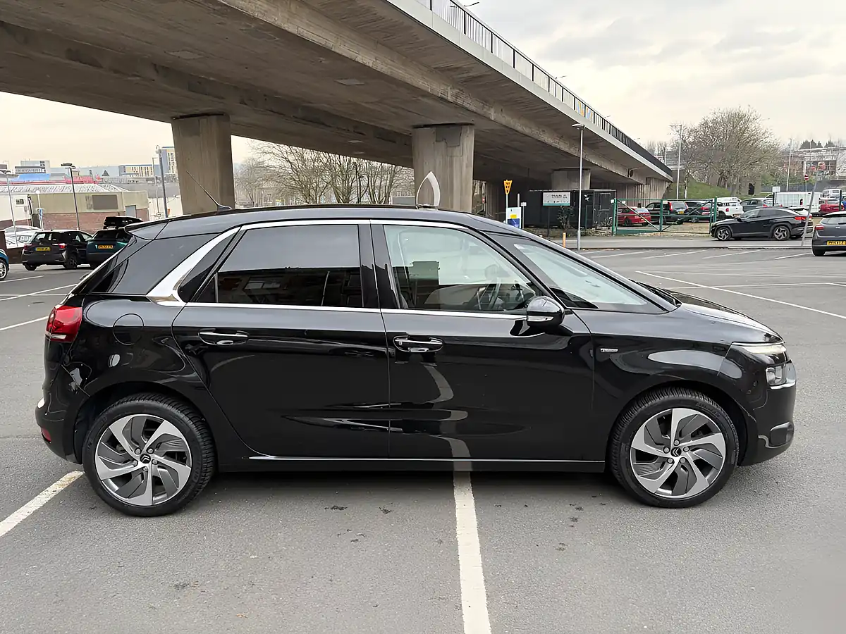 Used 2016 Citroen C4 Picasso Exclusive Plus Black - Interior and Exterior details 8
