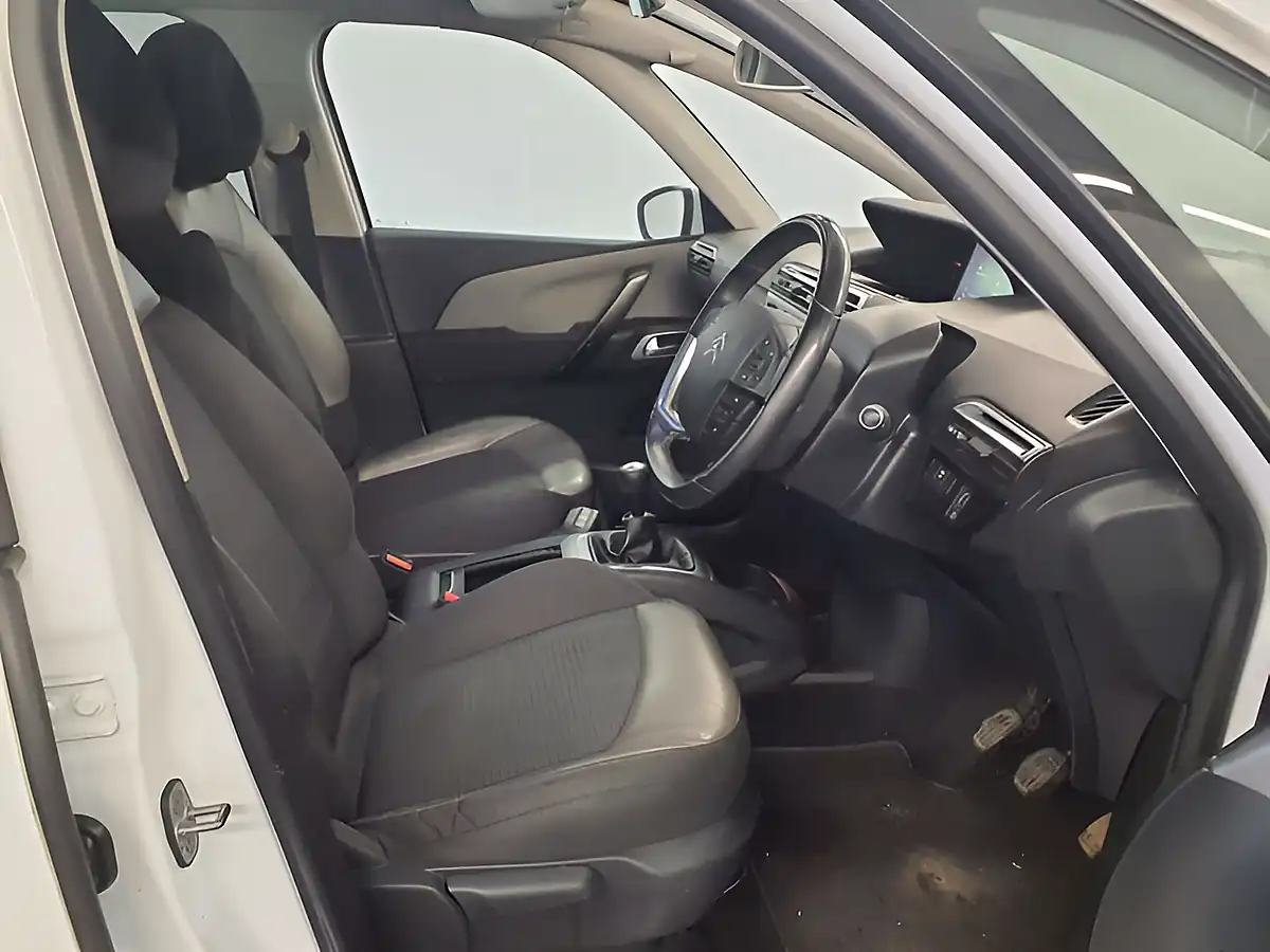 Used 2016 Citroen C4 Picasso Exclusive+ Polar White - Interior and Exterior details 7