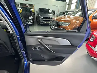 Used 2016 Citroen C4 Picasso Flair Blue - Interior and Exterior details 17