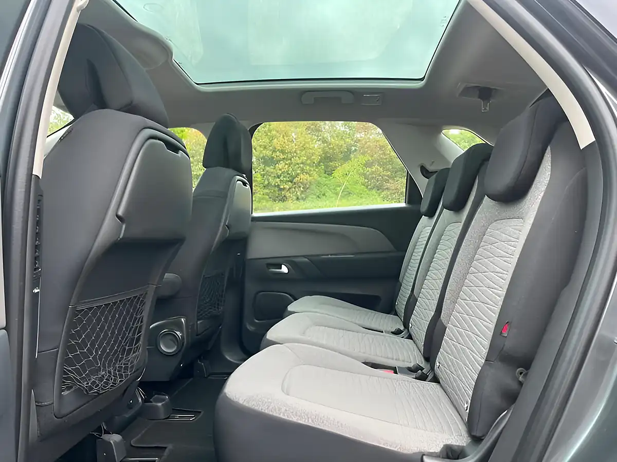 Used 2016 Citroen C4 Picasso Selection Grey - Interior and Exterior details 9