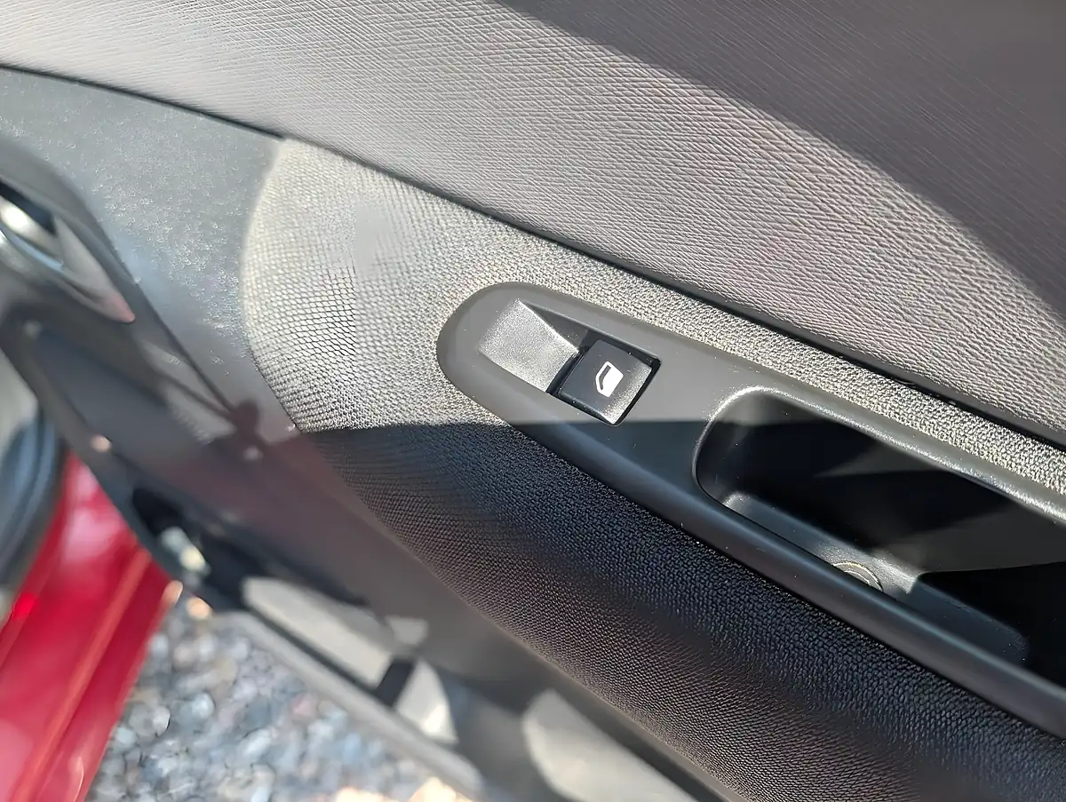 Used 2016 Citroen C4 Picasso Selection Red - Interior and Exterior details 20
