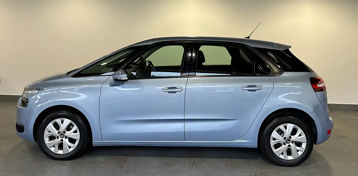Used 2016 Citroen C4 Picasso Vtr+ Blue - Interior and Exterior details 6