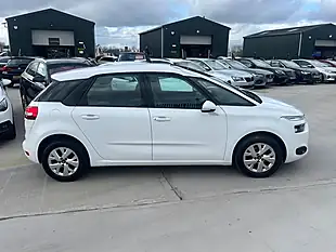 Used 2016 Citroen C4 Picasso Vtr+ White - Interior and Exterior details 10