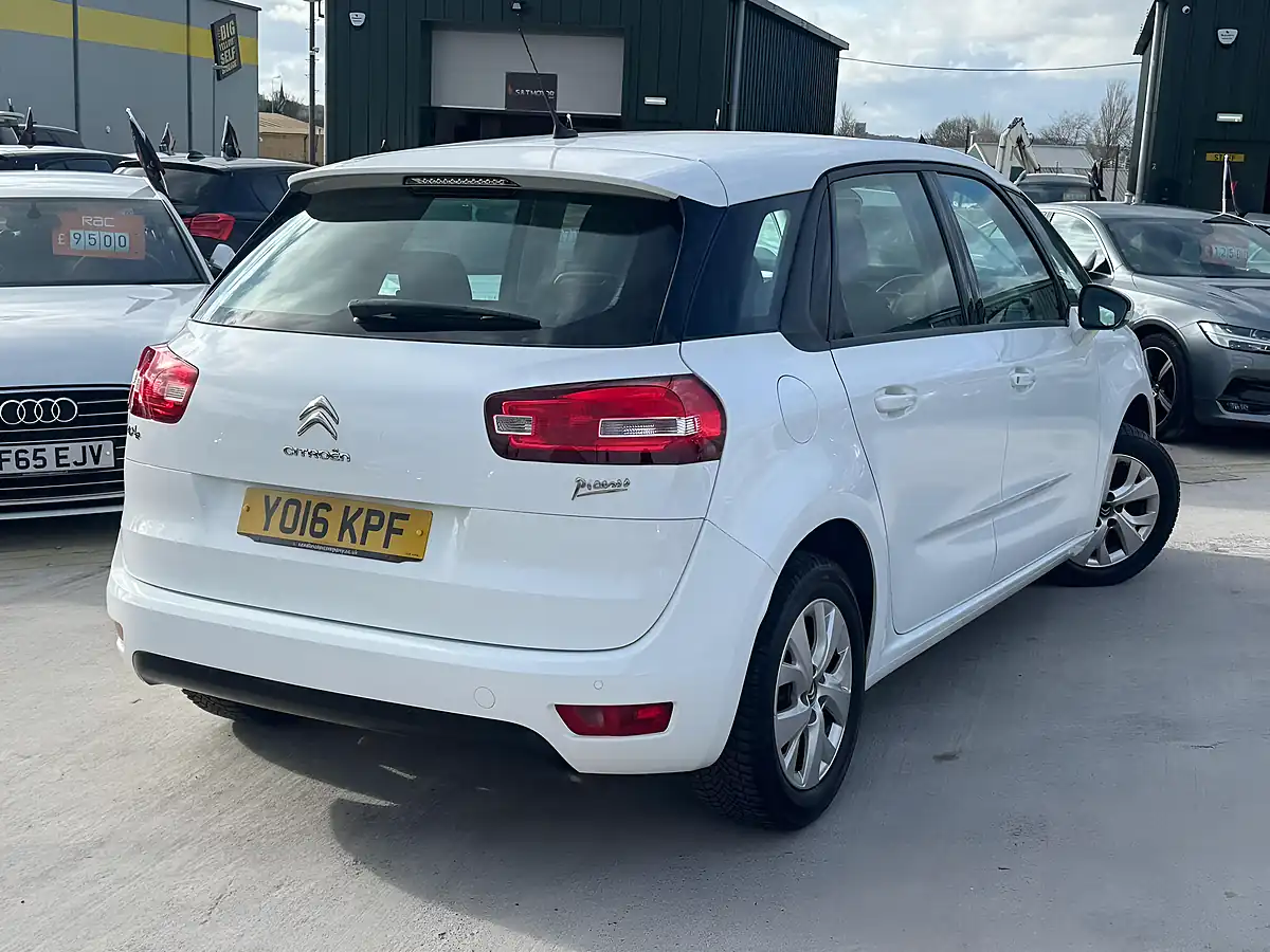 Used 2016 Citroen C4 Picasso Vtr+ White - Interior and Exterior details 11