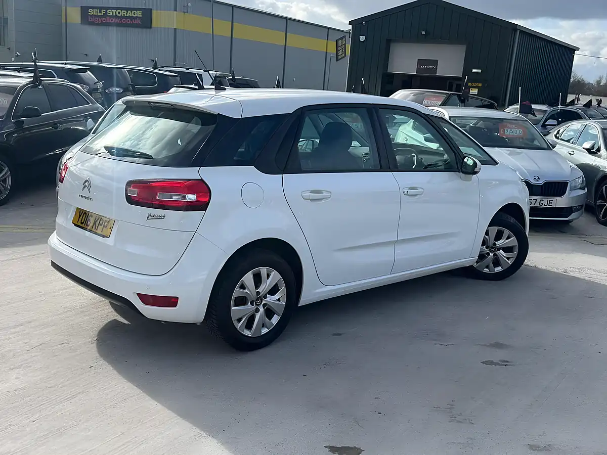 Used 2016 Citroen C4 Picasso Vtr+ White - Interior and Exterior details 12