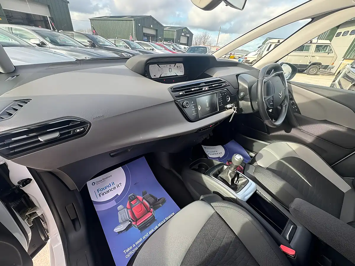 Used 2016 Citroen C4 Picasso Vtr+ White - Interior and Exterior details 14