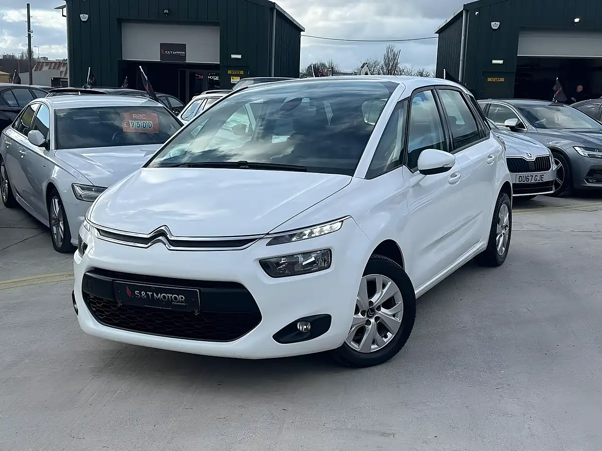 Used 2016 Citroen C4 Picasso Vtr+ White - Interior and Exterior details 6