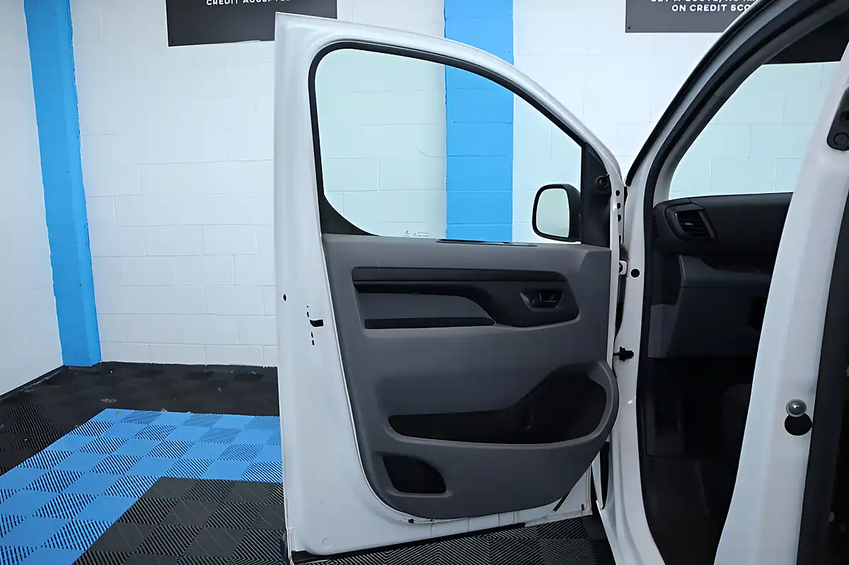 Used 2016 Citroen Dispatch M 1000 X White - Interior and Exterior details 14