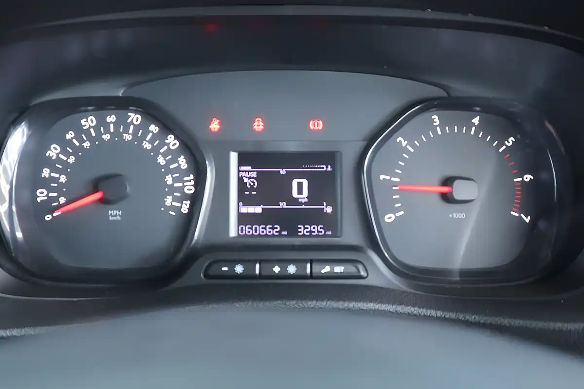 Used 2016 Citroen Dispatch M 1000 X White - Interior and Exterior details 17
