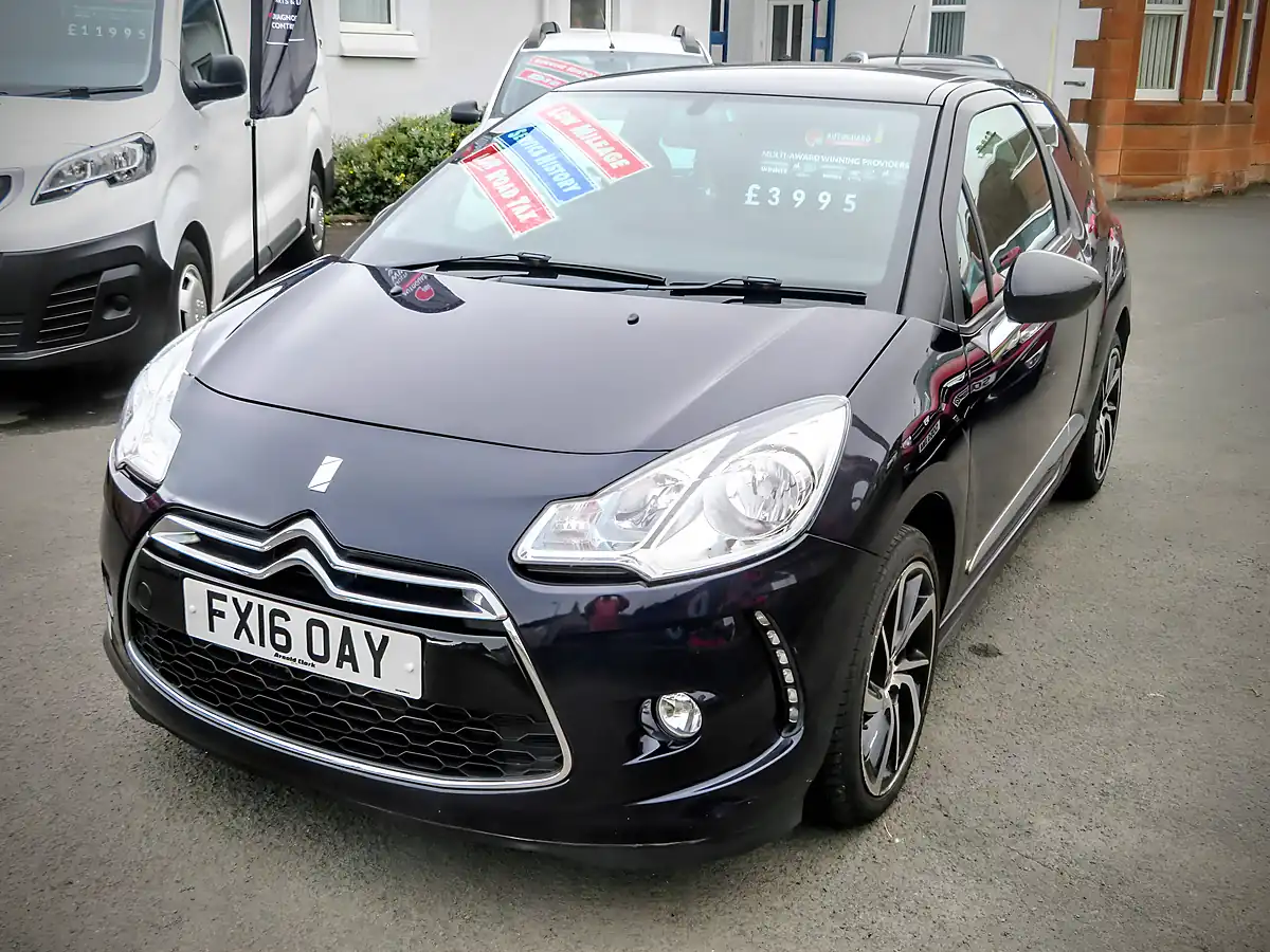Used 2016 Citroen DS3 D-Style Metallic Blue - Front View