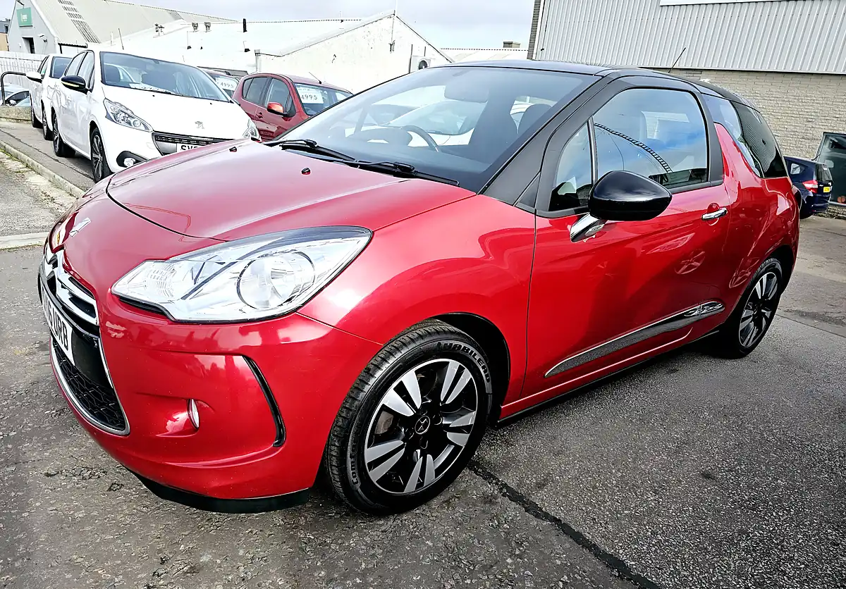 Used 2016 Citroen DS3 Dstyle Design Red - Interior and Exterior details 2