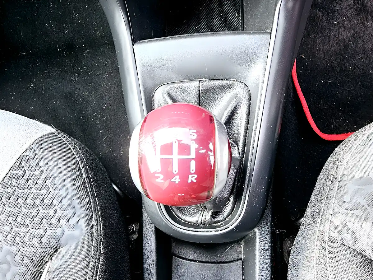 Used 2016 Citroen DS3 Dstyle Dsign Red - Interior and Exterior details 10