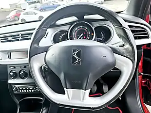 Used 2016 Citroen DS3 Dstyle Dsign Red - Interior and Exterior details 13