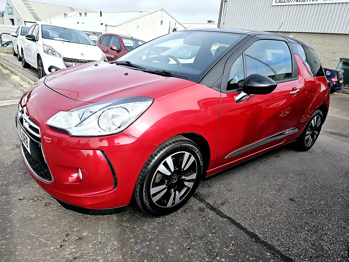 Used 2016 Citroen DS3 Dstyle Dsign Red - Interior and Exterior details 2