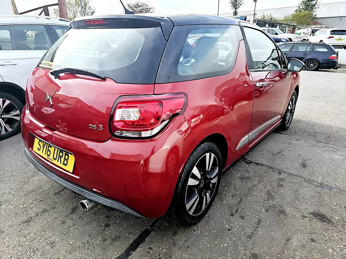 Used 2016 Citroen DS3 Dstyle Dsign Red - Interior and Exterior details 5