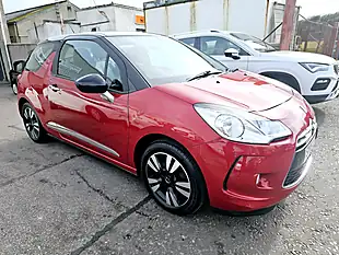 Used 2016 Citroen DS3 Dstyle Dsign Red - Interior and Exterior details 6