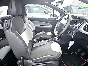 Used 2016 Citroen DS3 Dstyle Dsign Red - Interior and Exterior details 9