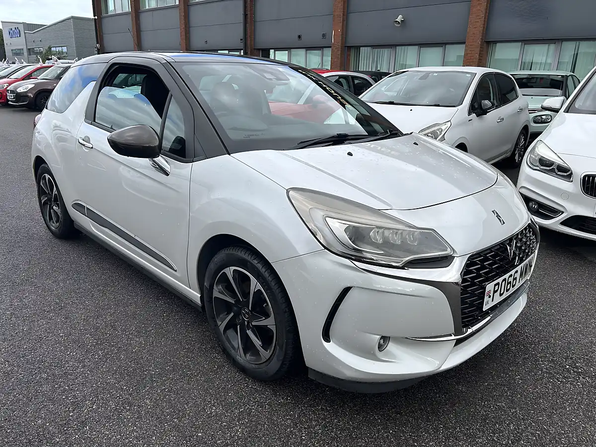 Used 2016 Citroen DS3 White - Front View