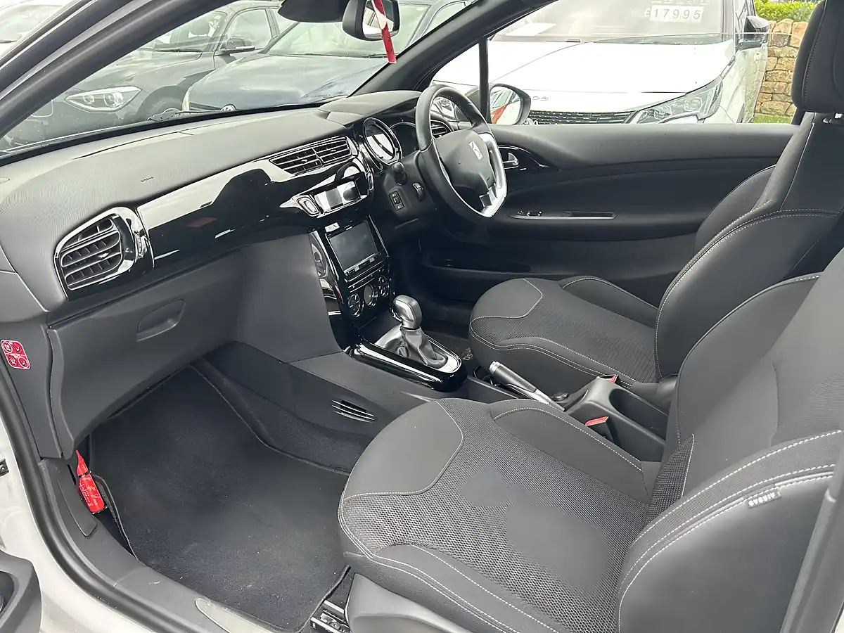 Used 2016 Citroen DS3 White - Interior and Exterior details 13