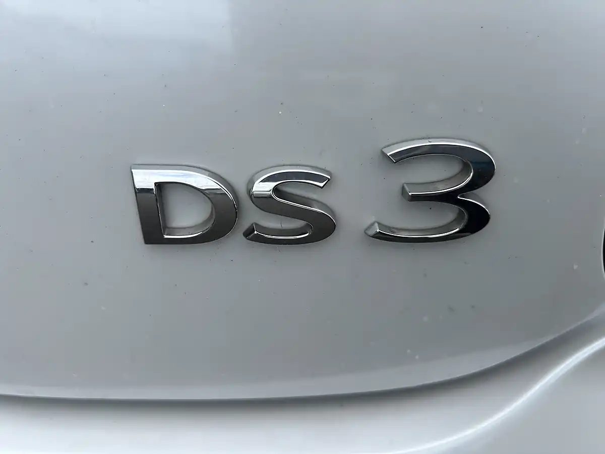 Used 2016 Citroen DS3 White - Interior and Exterior details 8