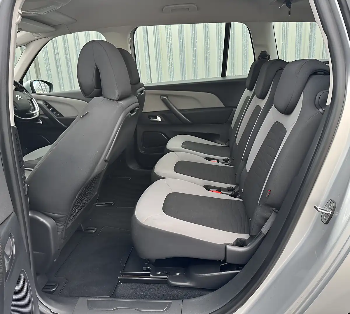 Used 2016 Citroen Grand C4 Picasso Exclusive 7 Seater Silver - Interior and Exterior details 11