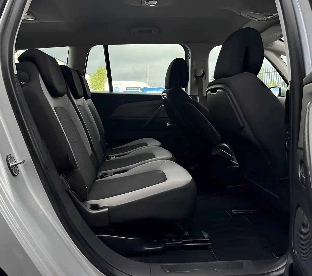 Used 2016 Citroen Grand C4 Picasso Exclusive 7 Seater Silver - Interior and Exterior details 12