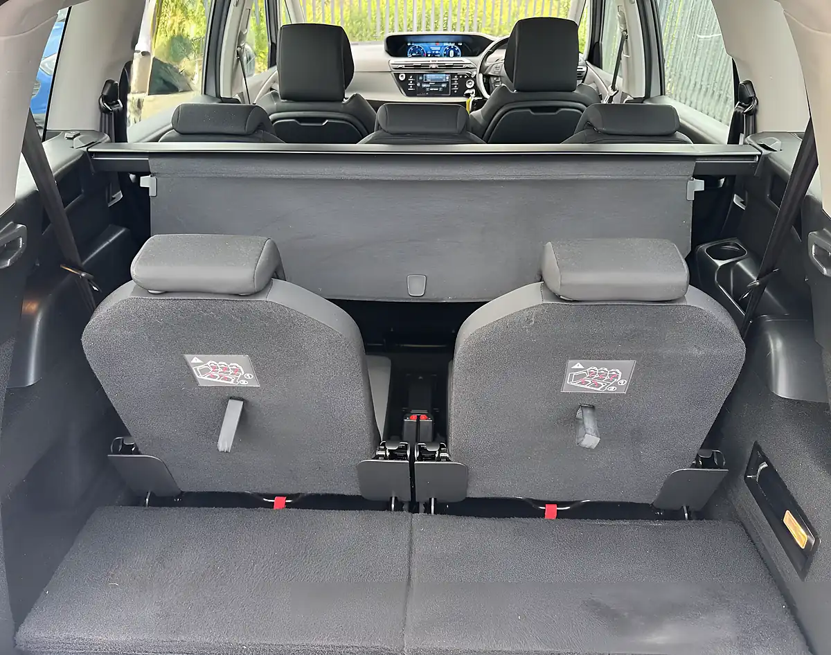 Used 2016 Citroen Grand C4 Picasso Exclusive 7 Seater Silver - Interior and Exterior details 13