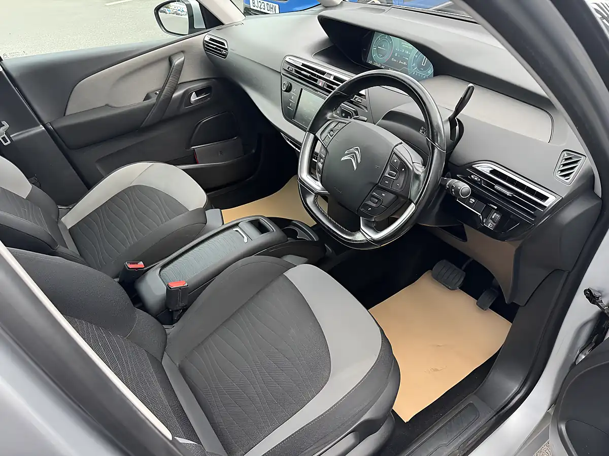 Used 2016 Citroen Grand C4 Picasso Exclusive 7 Seater Silver - Interior and Exterior details 9