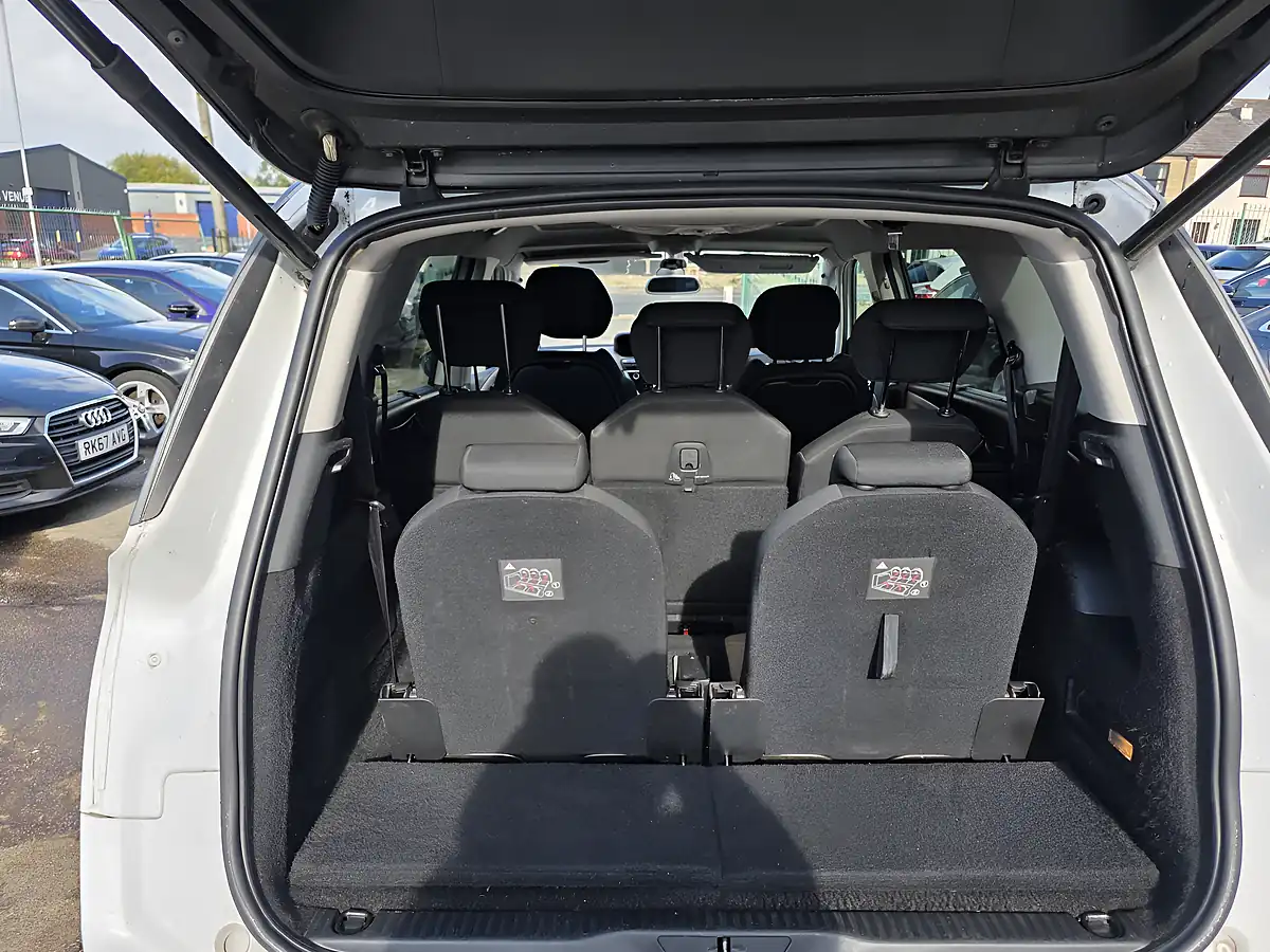 Used 2016 Citroen Grand C4 Picasso Exclusive+ White - Interior and Exterior details 10