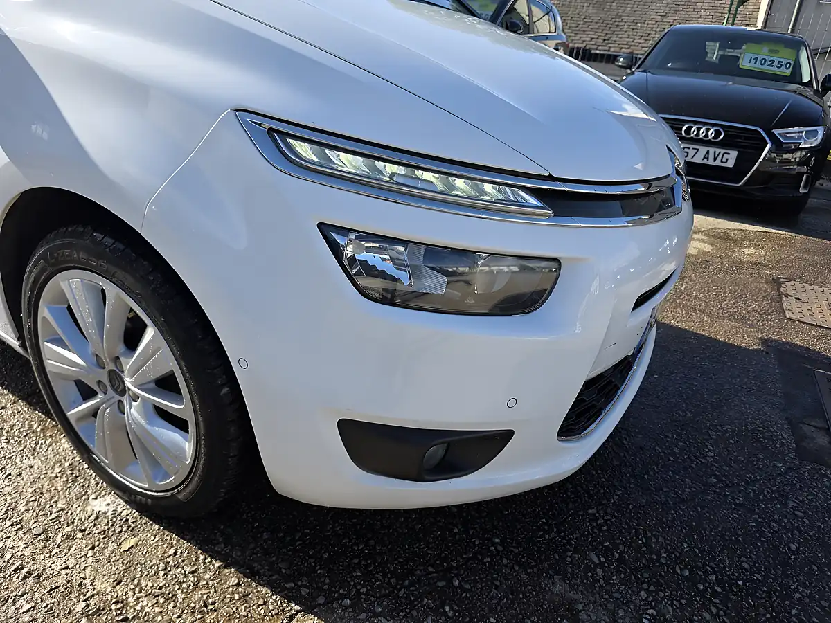 Used 2016 Citroen Grand C4 Picasso Exclusive+ White - Interior and Exterior details 18