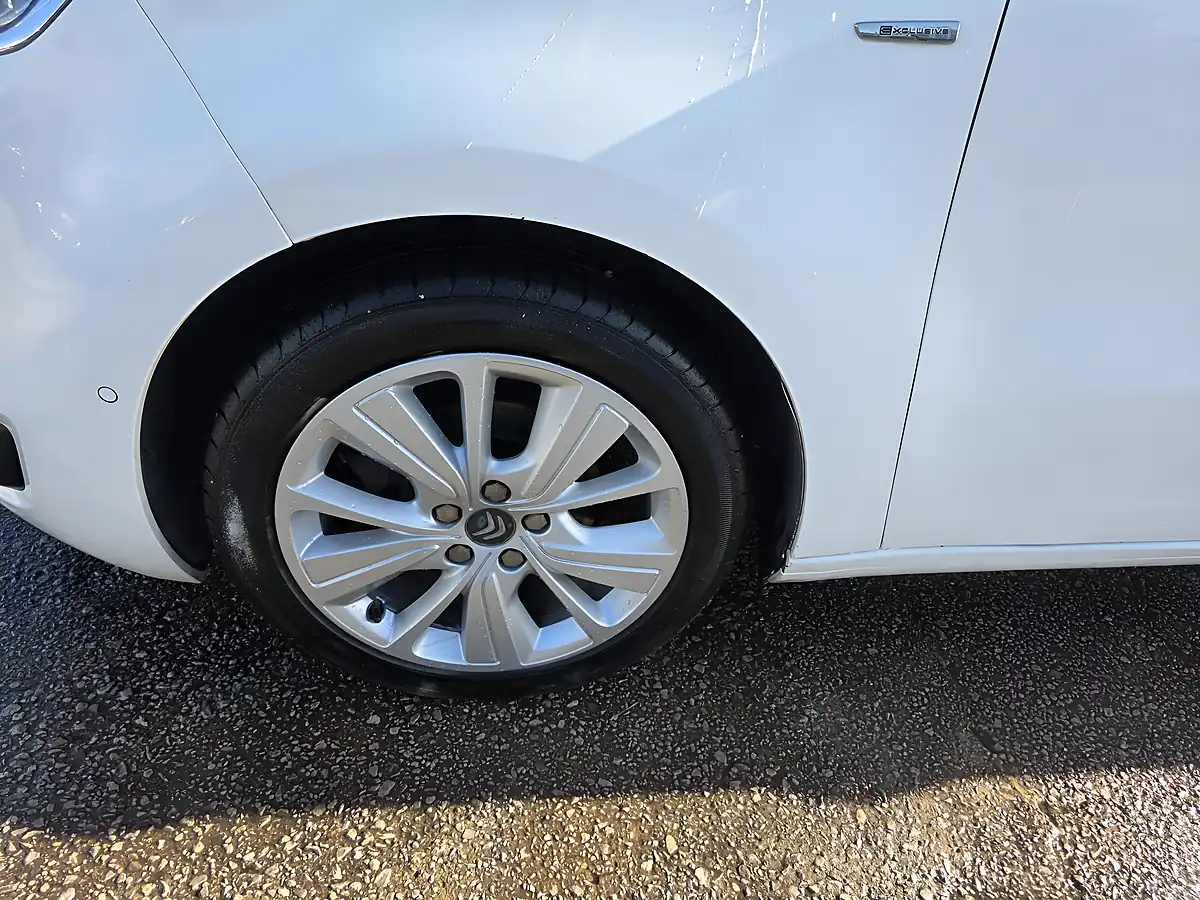 Used 2016 Citroen Grand C4 Picasso Exclusive+ White - Interior and Exterior details 19