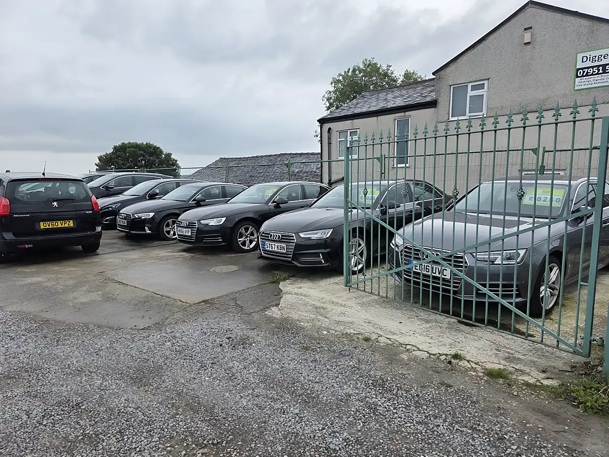 Used 2016 Citroen Grand C4 Picasso Exclusive+ White - Interior and Exterior details 20