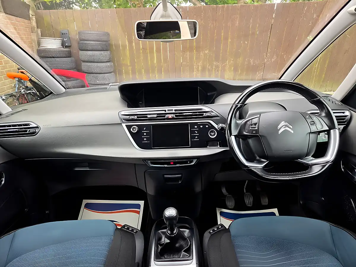 Used 2016 Citroen Grand C4 Picasso Feel Blue - Interior and Exterior details 10