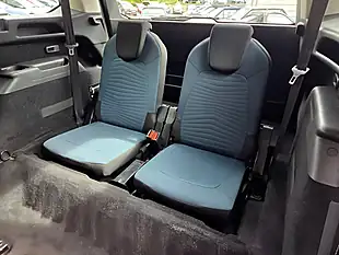 Used 2016 Citroen Grand C4 Picasso Feel Blue - Interior and Exterior details 12