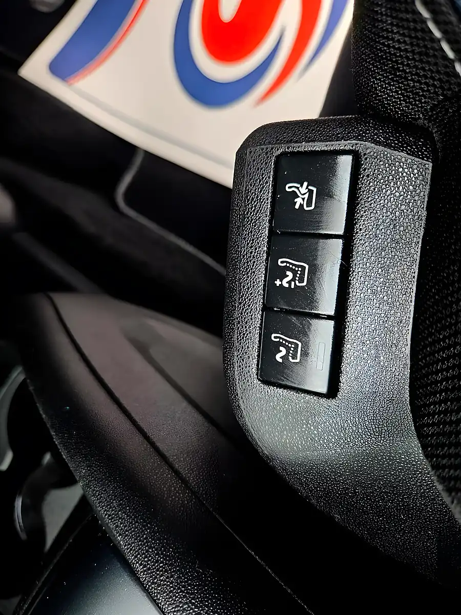 Used 2016 Citroen Grand C4 Picasso Feel Blue - Interior and Exterior details 16
