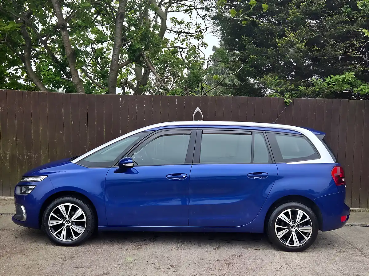 Used 2016 Citroen Grand C4 Picasso Feel Blue - Interior and Exterior details 5