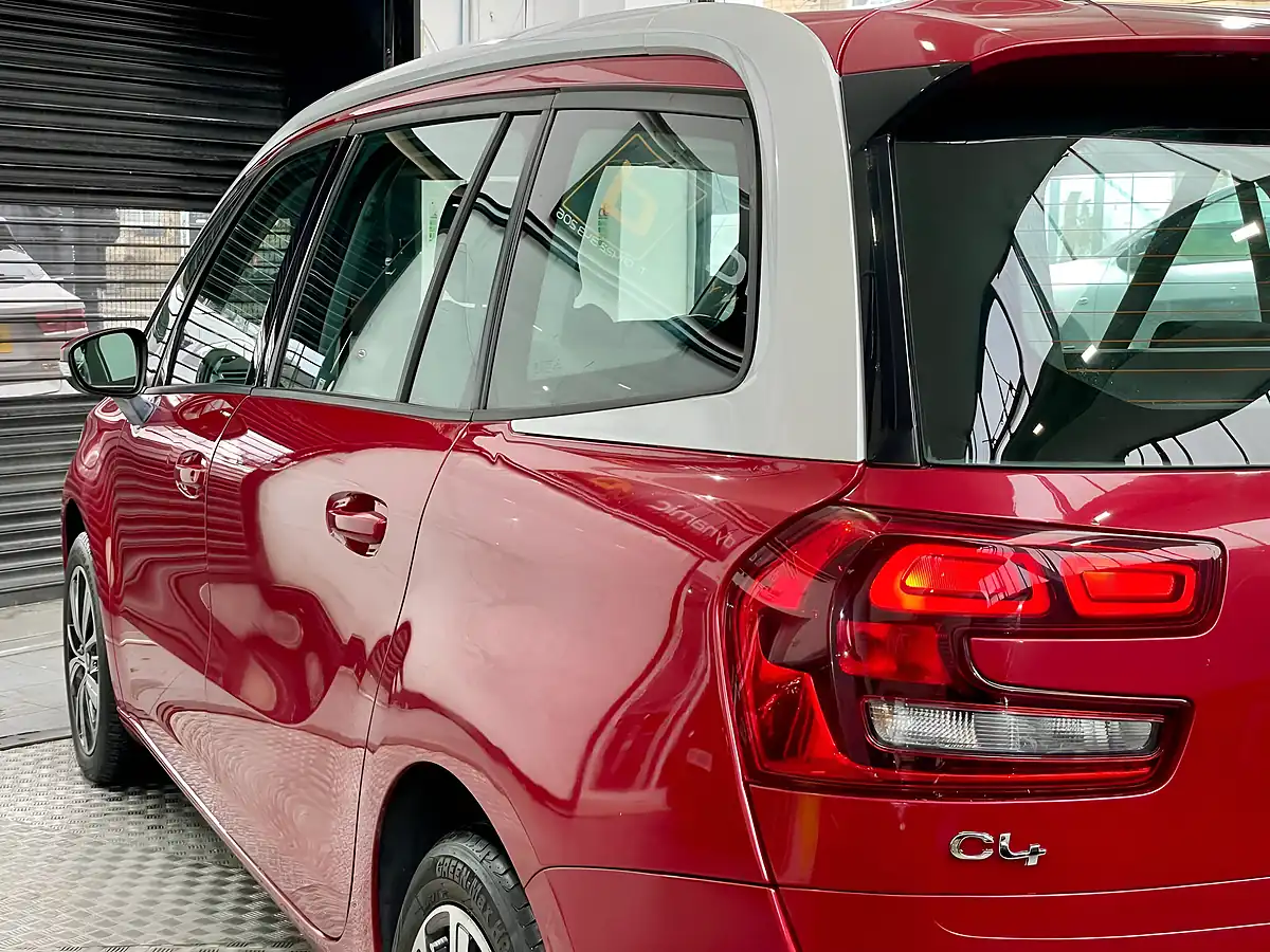 Used 2016 Citroen Grand C4 Picasso Feel Red - Interior and Exterior details 10