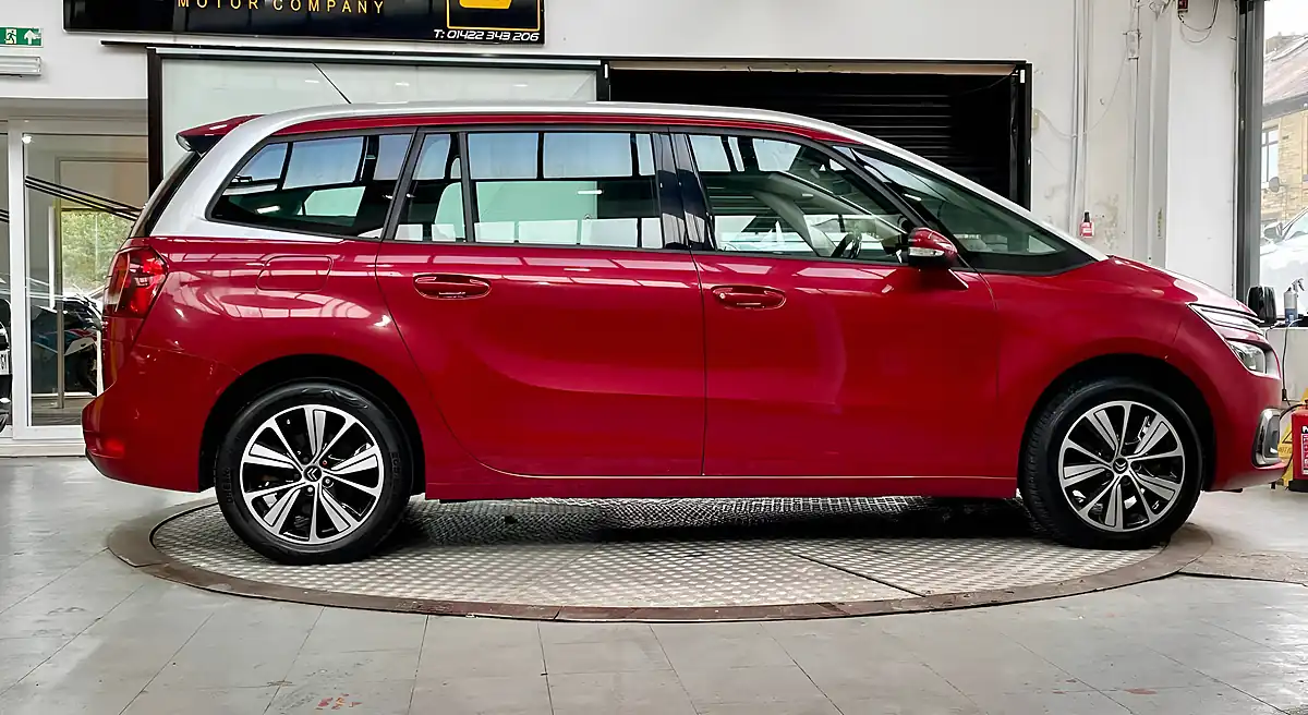 Used 2016 Citroen Grand C4 Picasso Feel Red - Interior and Exterior details 11