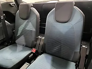 Used 2016 Citroen Grand C4 Picasso Feel Red - Interior and Exterior details 16