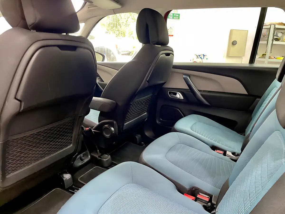 Used 2016 Citroen Grand C4 Picasso Feel Red - Interior and Exterior details 17