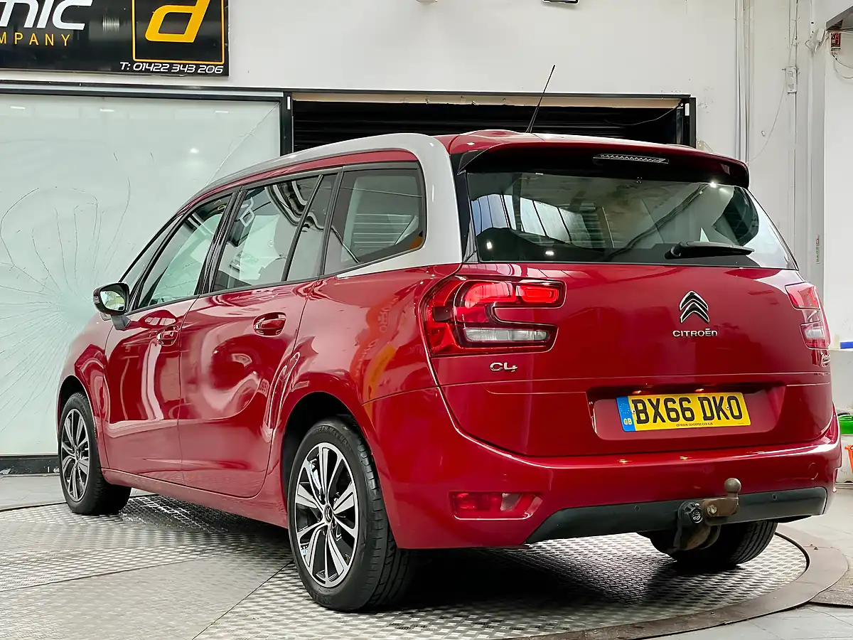 Used 2016 Citroen Grand C4 Picasso Feel Red - Interior and Exterior details 5