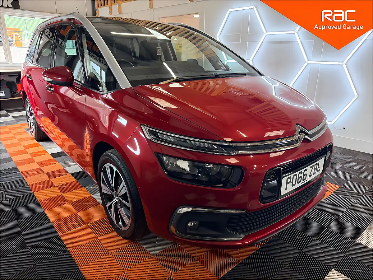 Used 2016 Citroen Grand C4 Picasso Flair Red - Front View