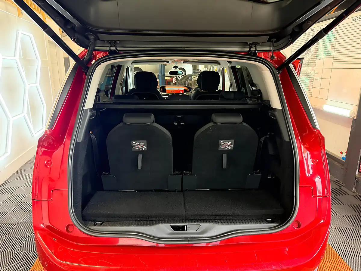 Used 2016 Citroen Grand C4 Picasso Flair Red - Interior and Exterior details 10