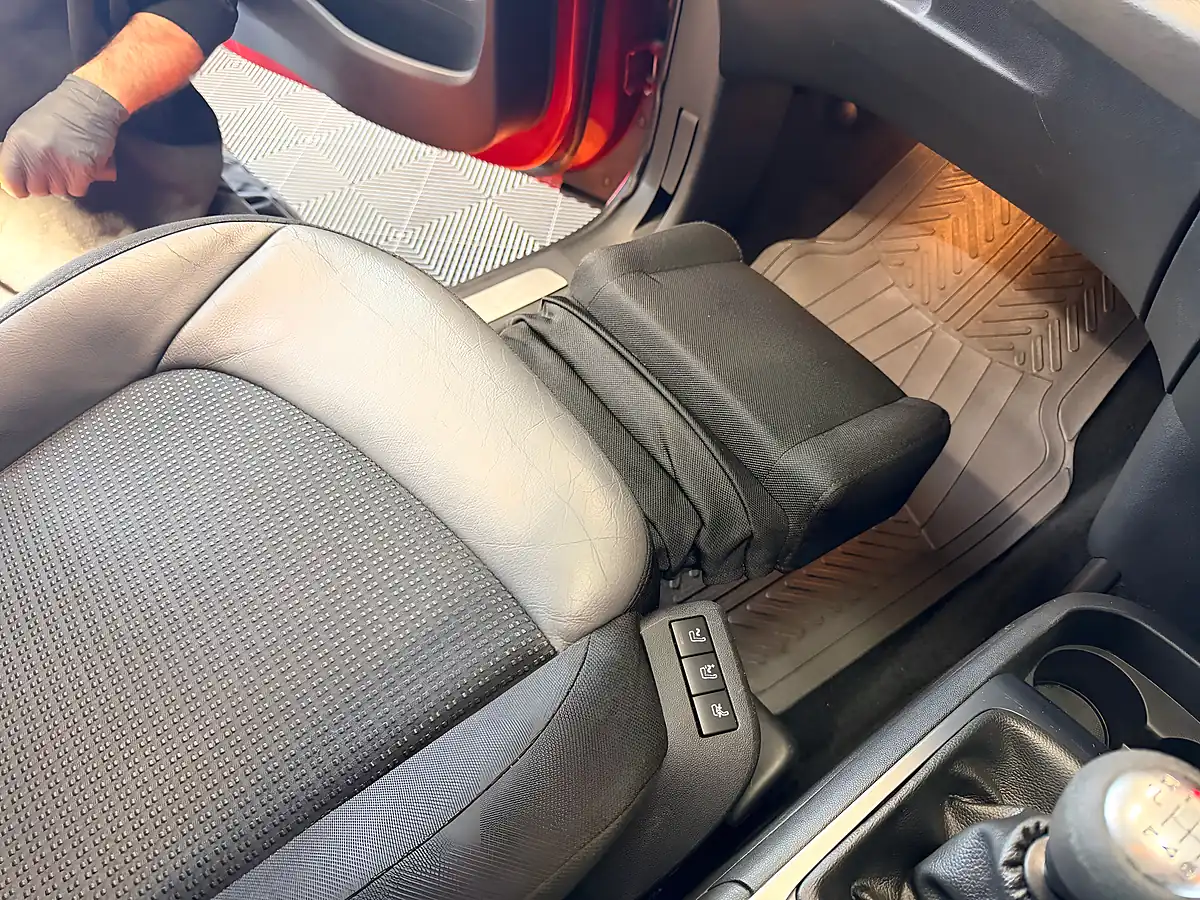 Used 2016 Citroen Grand C4 Picasso Flair Red - Interior and Exterior details 12