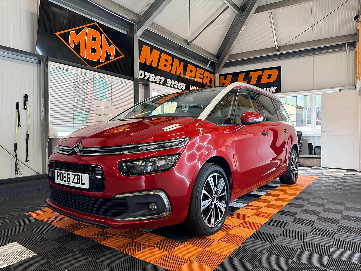 Used 2016 Citroen Grand C4 Picasso Flair Red - Interior and Exterior details 3