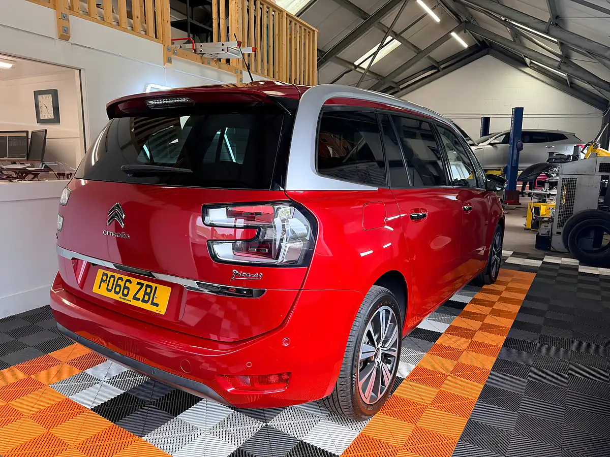 Used 2016 Citroen Grand C4 Picasso Flair Red - Interior and Exterior details 5