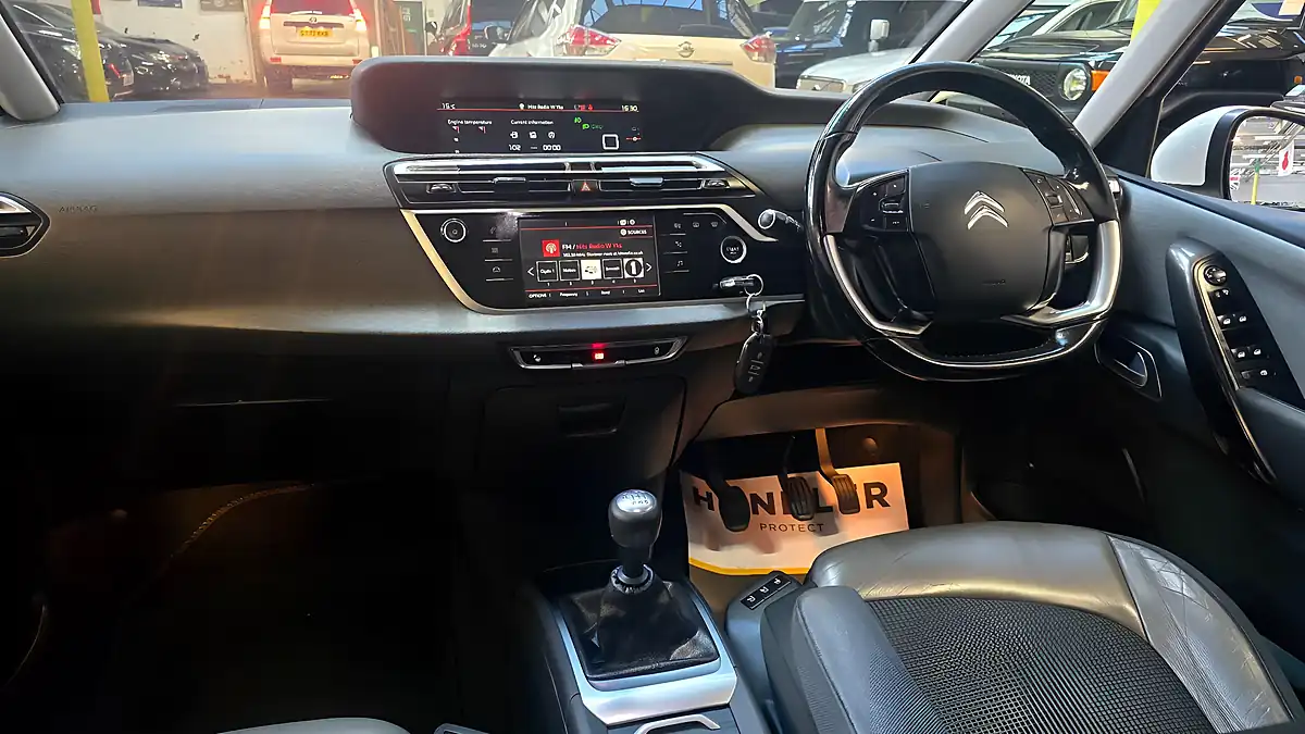 Used 2016 Citroen Grand C4 Picasso Flair White - Interior and Exterior details 10