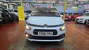 Used 2016 Citroen Grand C4 Picasso Flair White - Interior and Exterior details 17