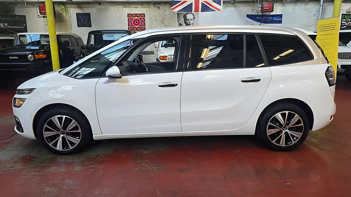 Used 2016 Citroen Grand C4 Picasso Flair White - Interior and Exterior details 18