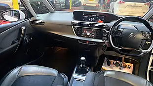 Used 2016 Citroen Grand C4 Picasso Flair White - Interior and Exterior details 4